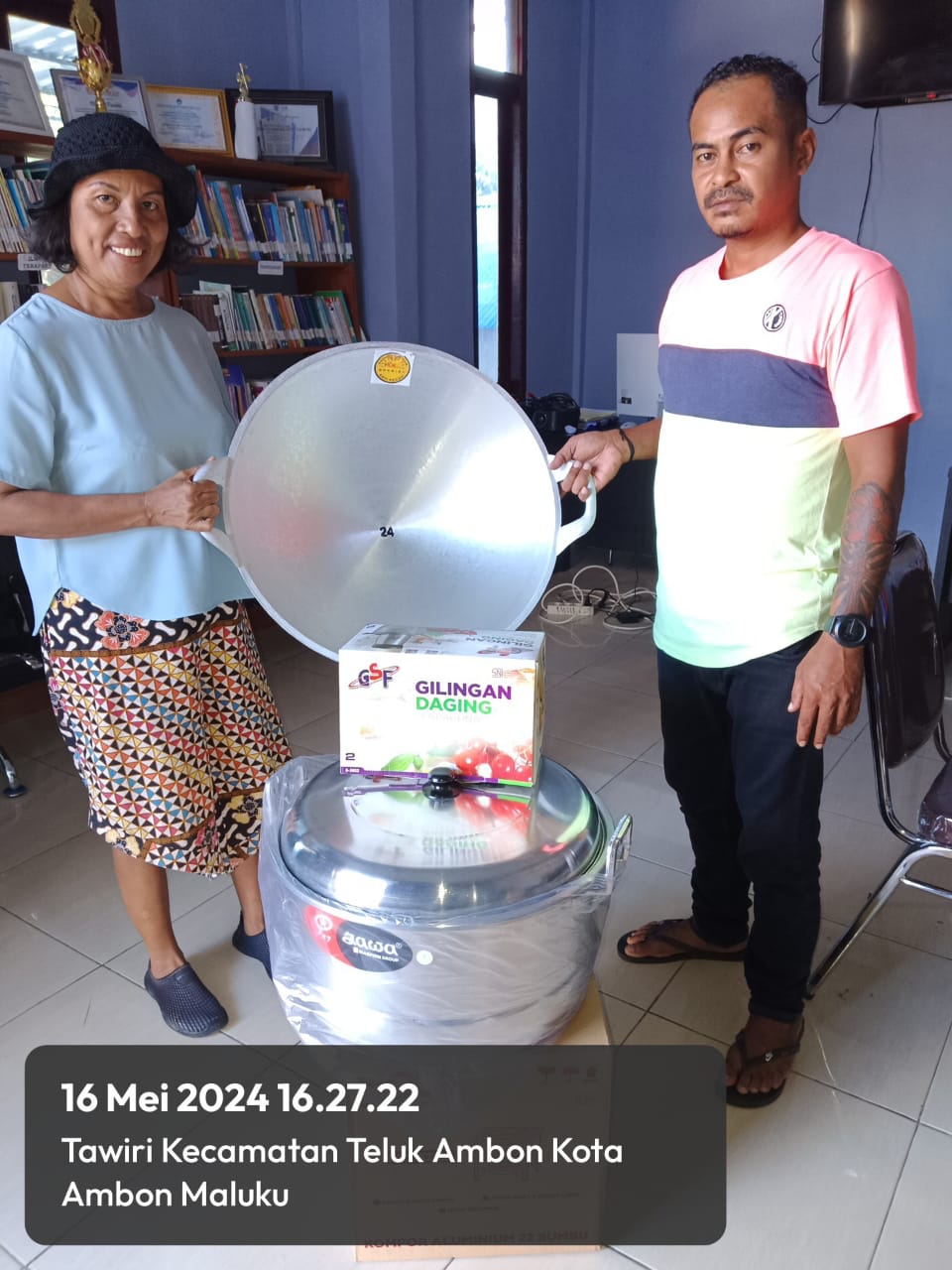 Helaha : Bantuan Peralatan Usaha Ini Bentuk Kepedulian Pemerintah Negeri Tawiri Bagi UMKM 1 IMG 20240618 WA0059