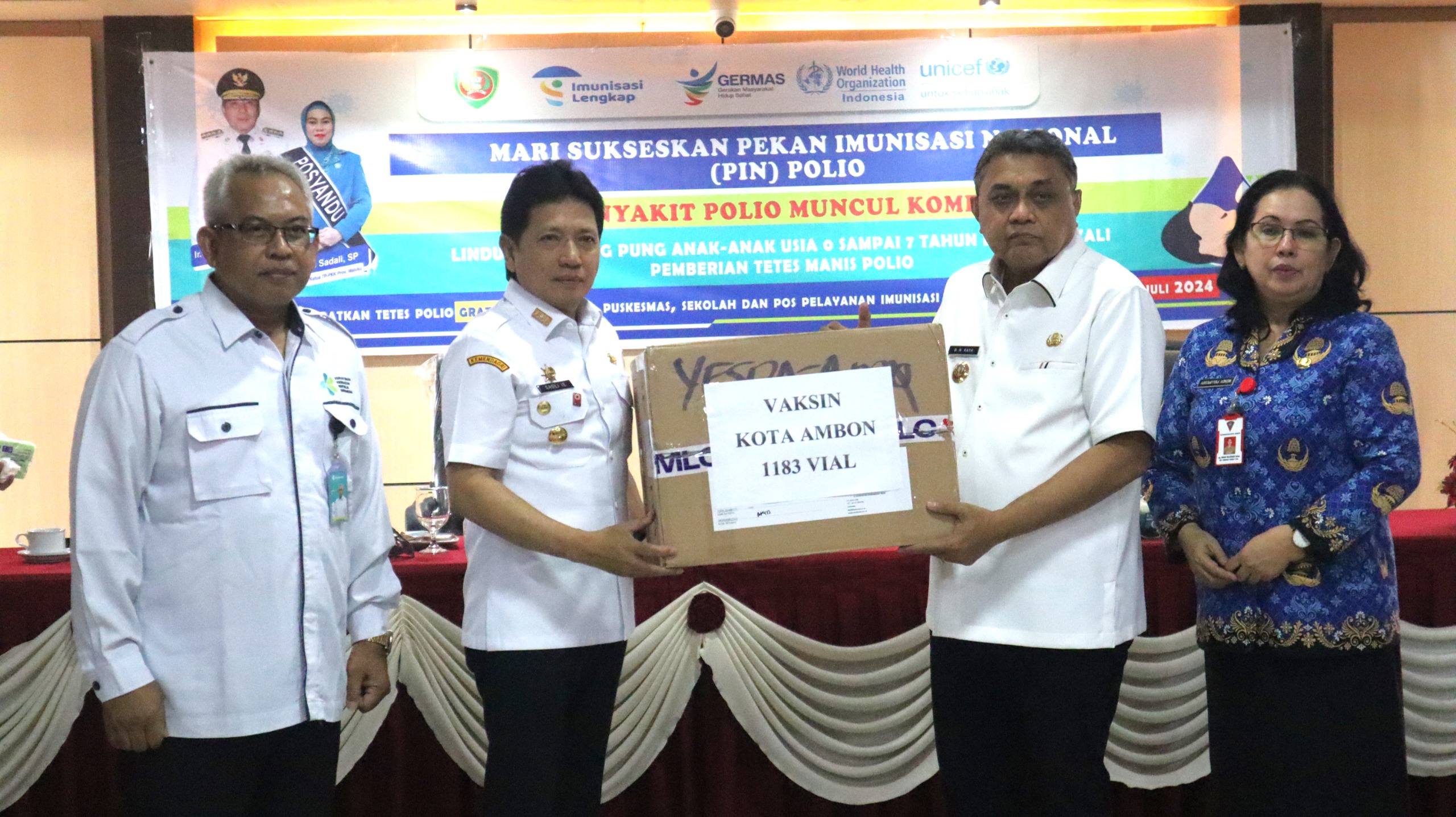 Jelang Pin Polio,Sadali Serahkan Vaksin Polio Secara Simbolis Kepada 11 Kabupaten Kota 1 WhatsApp Image 2024 07 17 at 14.41.57 ec5b2e3f