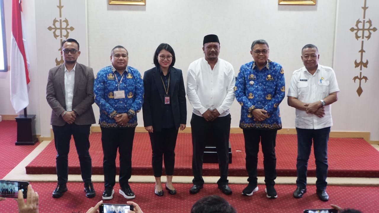 Tingkatkan Kolaborasi, Bandara Pattimura Ambon bersama Komunitas Bandara Dukung Pembangunan Desa Wisata Laha 1 WhatsApp Image 2024 07 17 at 17.03.52 fdad497b