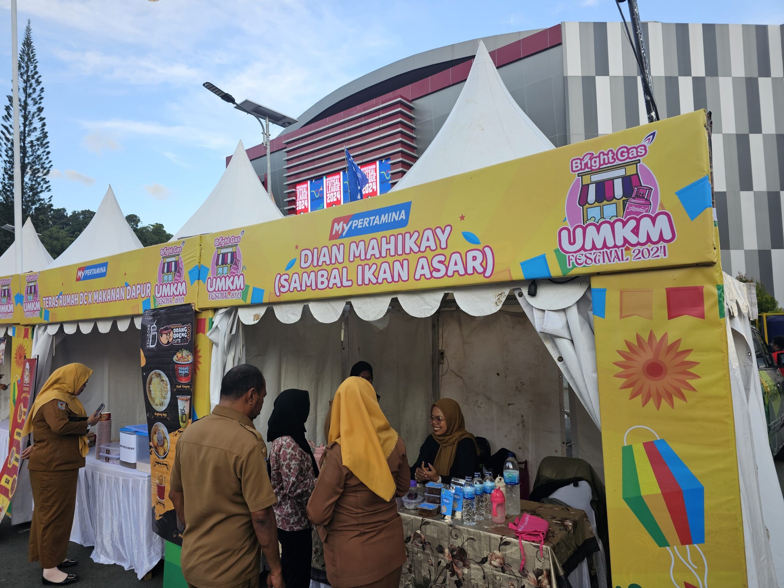 Dongkrak Ekonomi Masyarakat, Pertamina Patra Niaga Regional Papua Maluku Gandeng UMKM Lokal Meriahkan Bright Gas UMKM Festival 2024 1 WhatsApp Image 2024 08 06 at 09.59.01 ece6e7af scaled