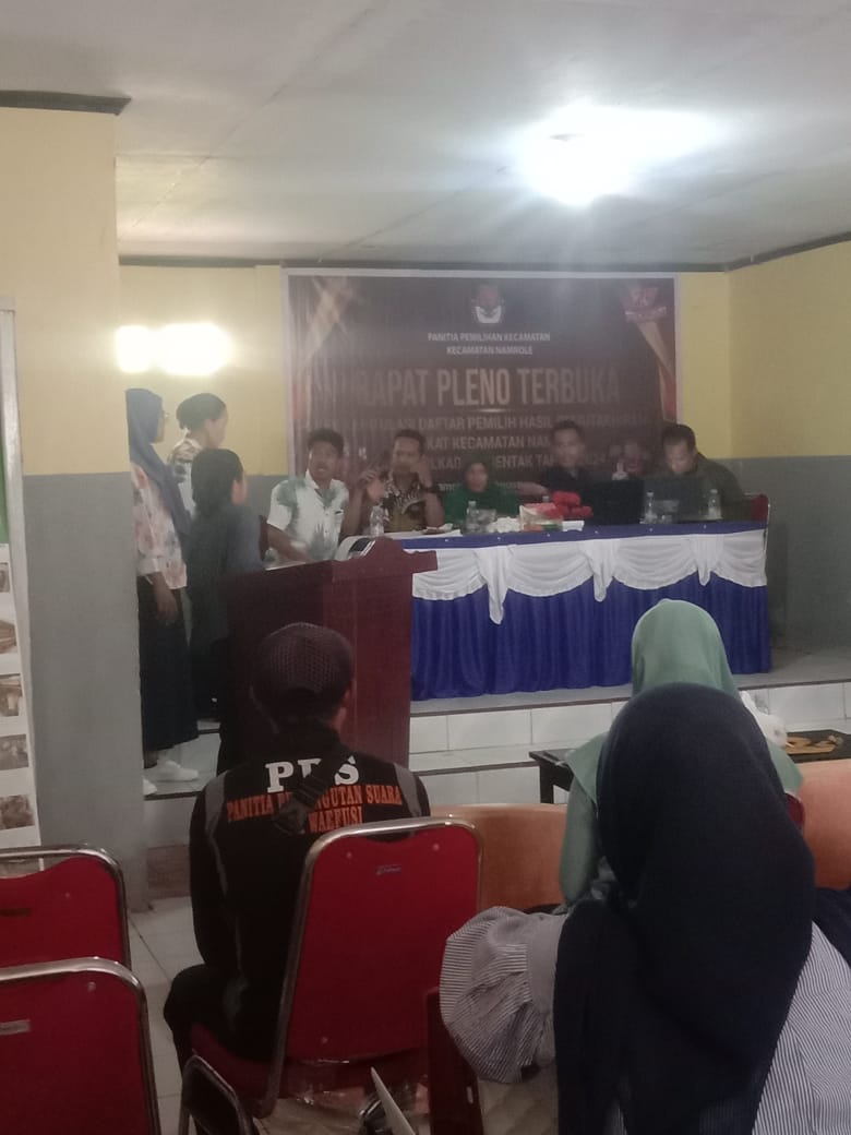 Pleno Rekapitulasi DPHP Kecamatan Namrole Berjalan Aman 2 WhatsApp Image 2024 08 07 at 21.15.39 3a216049