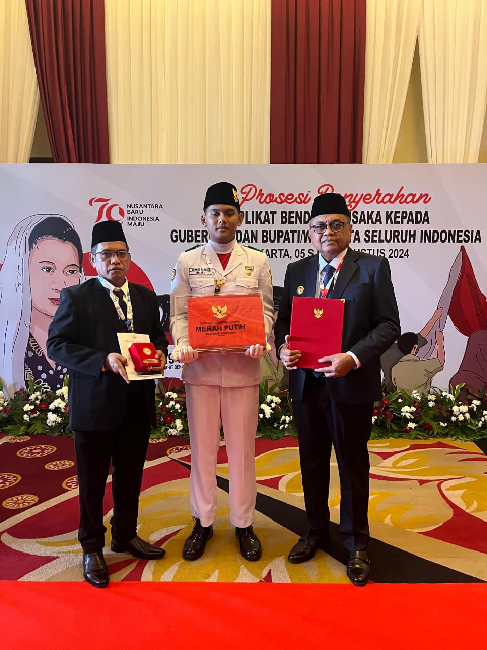 Pj. Wali Kota Terima Duplikat Bendera Pusaka 1 WhatsApp Image 2024 08 08 at 23.54.11 3f58fa31