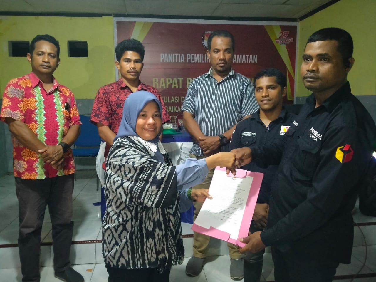 PPK Namrole Tetapkan DPSHP 14.138 Orang Dalam Rapat Pleno Terbuka 1 WhatsApp Image 2024 09 12 at 05.12.23