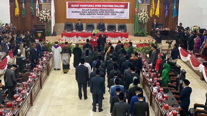 Ini Pimpinan dan Ketua Fraksi DPRD Maluku Periode 2024-2029. 1 Pelantikan anggota DPRD Maluku 11