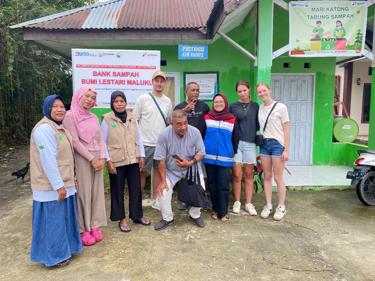 CSR AFT Pattimura Dukung Pendidikan Anak Negeri Laha Melalui Program SPP Berbayar Sampah di PAUD Sadar Lingkungan 1 WhatsApp Image 2024 11 07 at 15.20.24