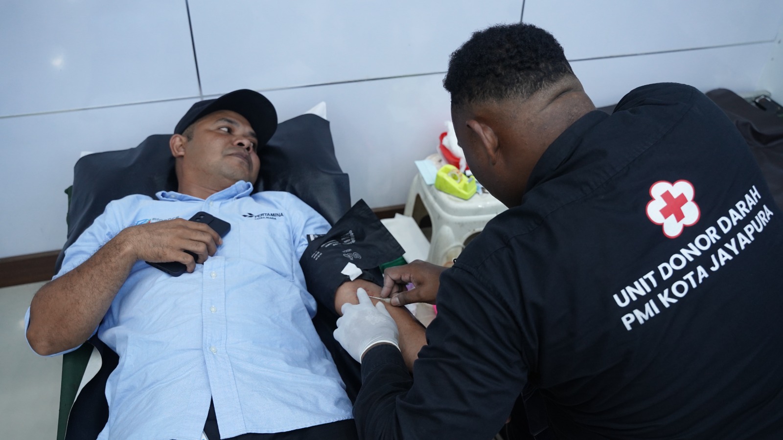 Peringati HUT Ke-67, Pertamina Gelar Aksi Donor Darah di Kantor Regional Papua Maluku 1 IMG 20241210 WA0025