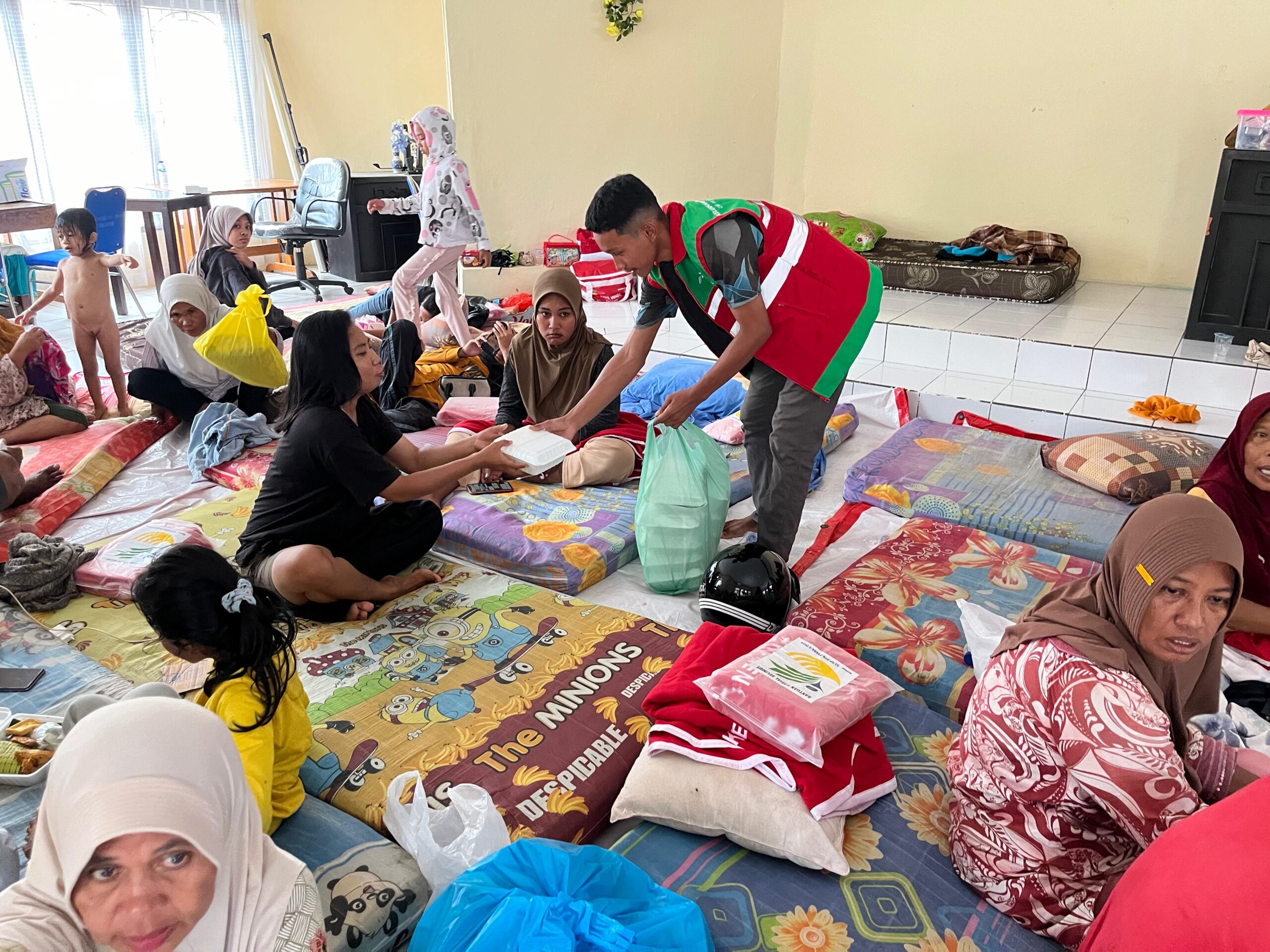 Gerak Cepat Pertamina Patra Niaga Regional Papua Maluku Bantu Korban Banjir Bandang di Ternate 1 IMG 20241220 WA0007 scaled