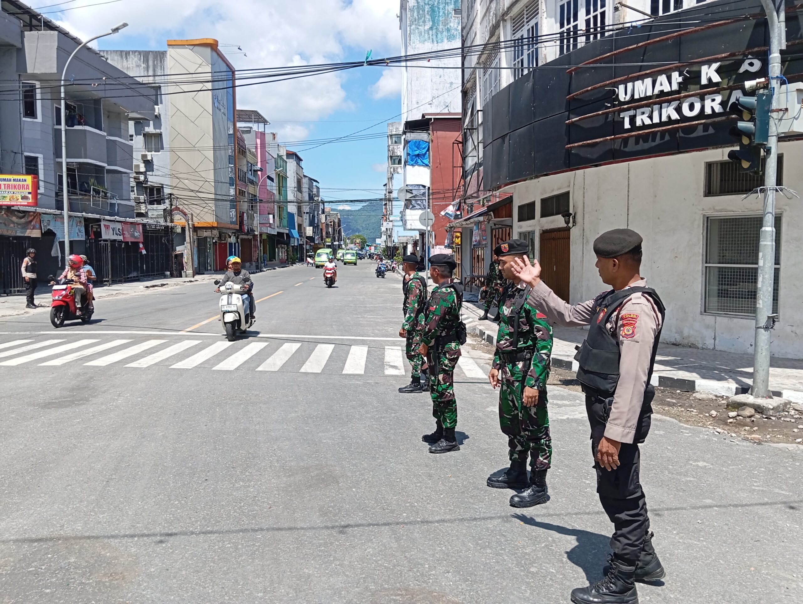 Polda Maluku Lakukan Patroli Rasa Aman Bagi Umat Kristiani Pada Ibadah Minggu 1 IMG 20250112 WA0017 scaled