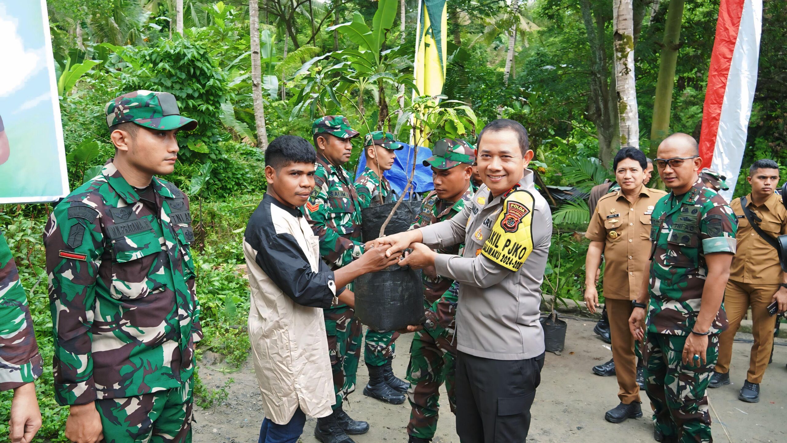 Wakapolda Maluku Hadiri Penanaman 1.000 Pohon yang Digelar Kodam XV/Pattimura 1 IMG 20250121 WA0016 scaled