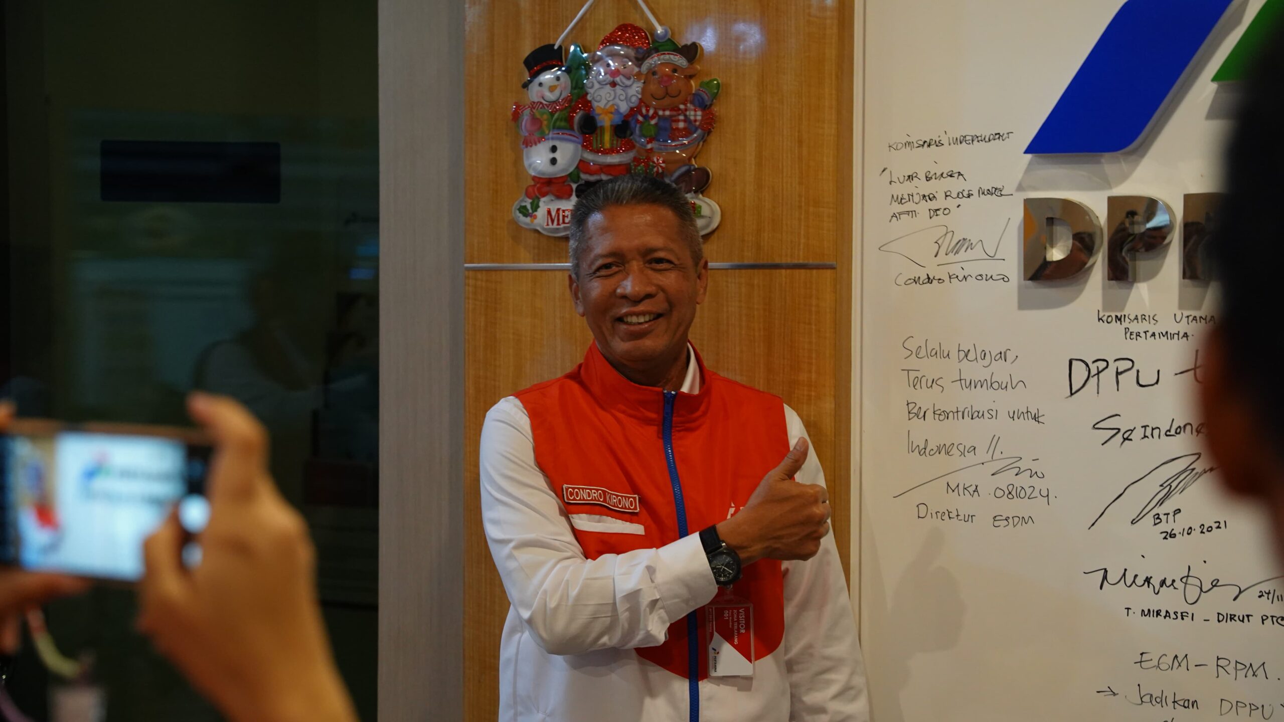 Awali 2025 dengan Energi Keceriaan Baru, Komisaris PT Pertamina (Persero) Kunjungi Fuel Terminal Sorong dan Aviation Fuel Terminal Deo Sorong 1 WhatsApp Image 2025 01 02 at 20.24.06 scaled