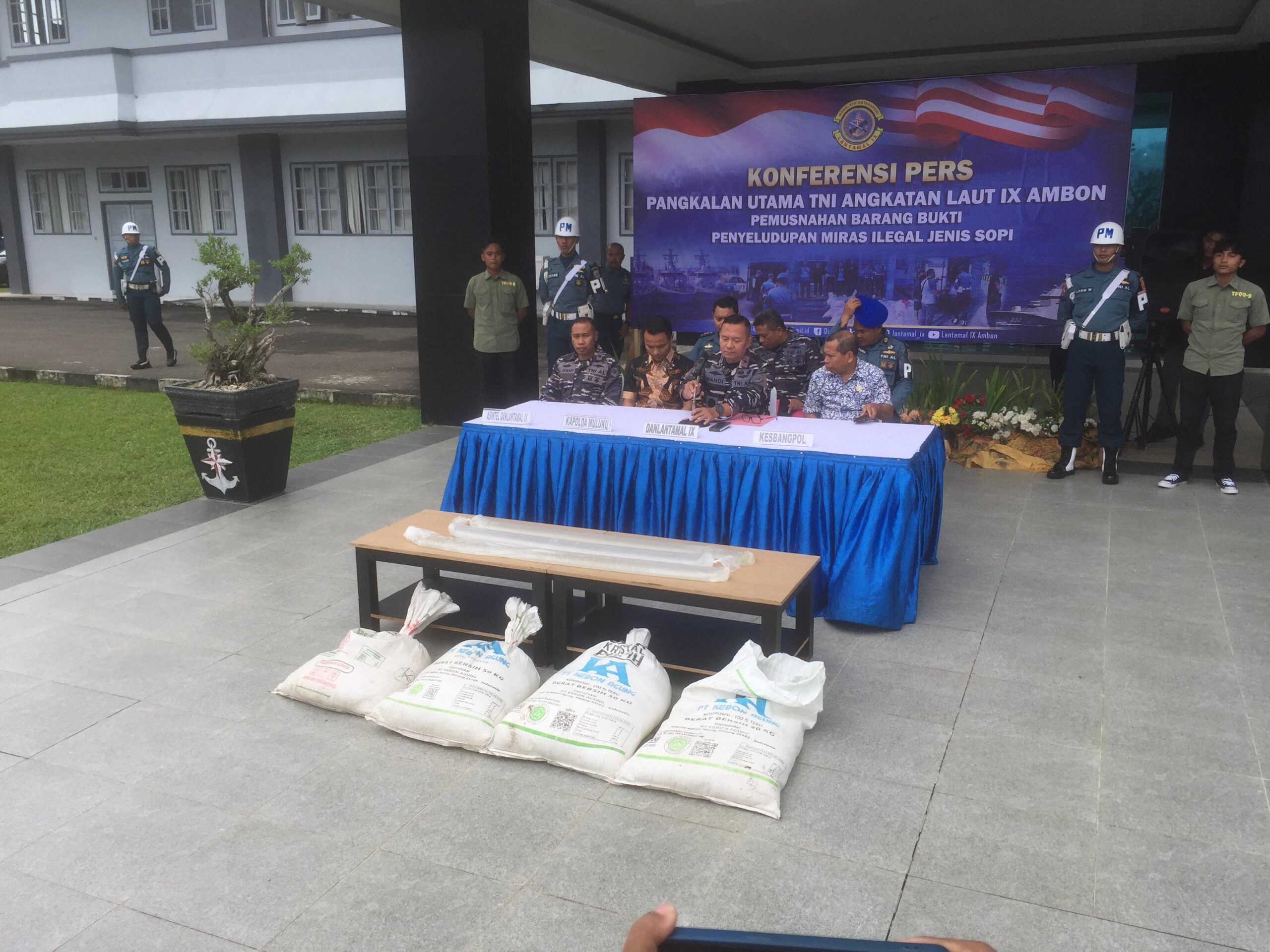Lantamal IX Ambon Musnahkan 1,4 Ton Minuman Keras 2 IMG 20250228 WA0014 scaled