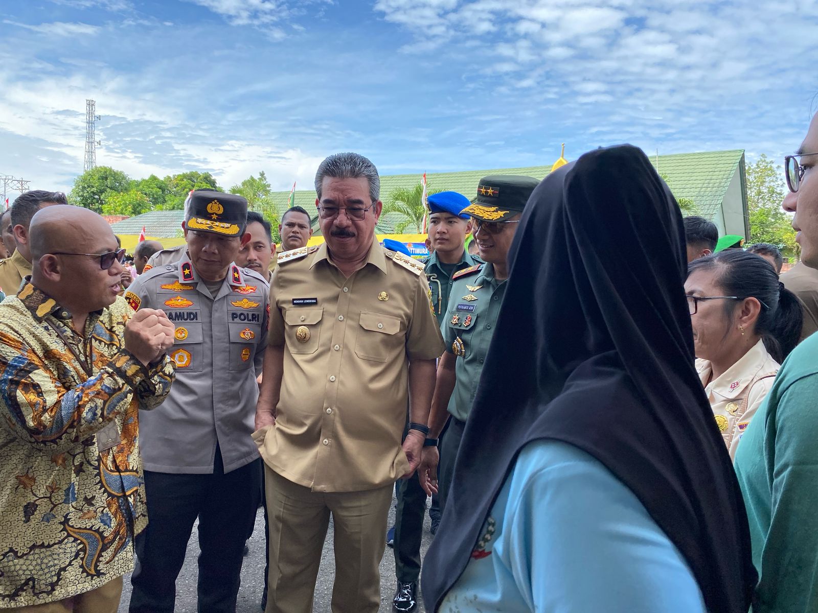 Gubernur Buka Basar Ramadhan Dan Pangan Murah Kodam XV Pattimura. 1 WhatsApp Image 2025 03 24 at 17.02.02 1