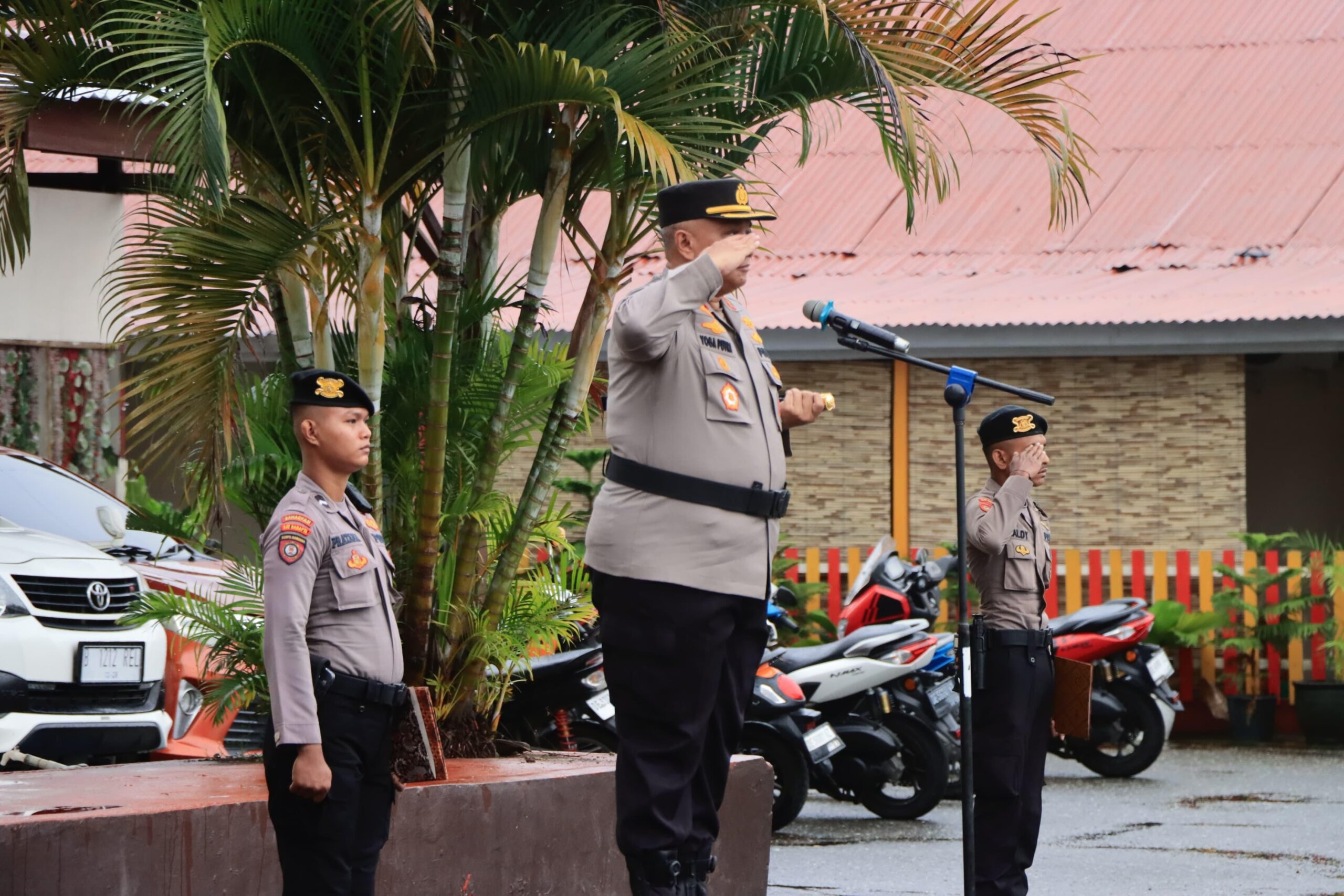 Polresta Ambon Gelar Upacara Hari Kebangkitan Nasional ke-117, Disertai Pemberian Piagam Penghargaan kepada personil berprestasi 1 IMG 20250520 WA0015 scaled