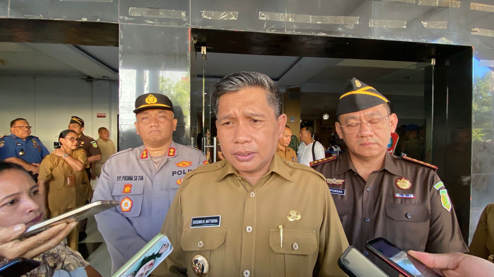 23 Juni 2025 Dishub Kota Ambon Terbitkn Surat tentang menindak tegas kendaraan yang parkir inap di badan jalan mulai 2 Juni 2025. 1 WhatsApp Image 2025 05 26 at 07.58.39 137cf267