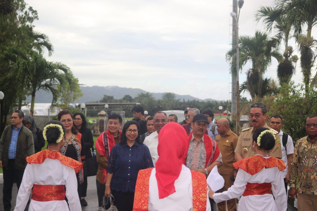 Menteri PPN Lakukan Kunjungan Ke Maluku Dan DiSambut Gubernur Maluku 1 IMG 20250616 WA0040