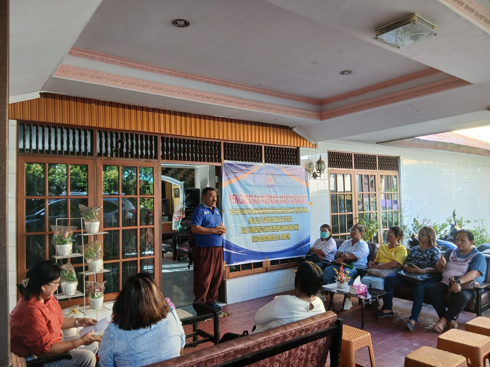 PKM UKIM Mengelar Sosialisasi Meningkatkan Kesejahteraan Perempuan melalui Transformasi Digital 1 IMG 20250625 WA0002