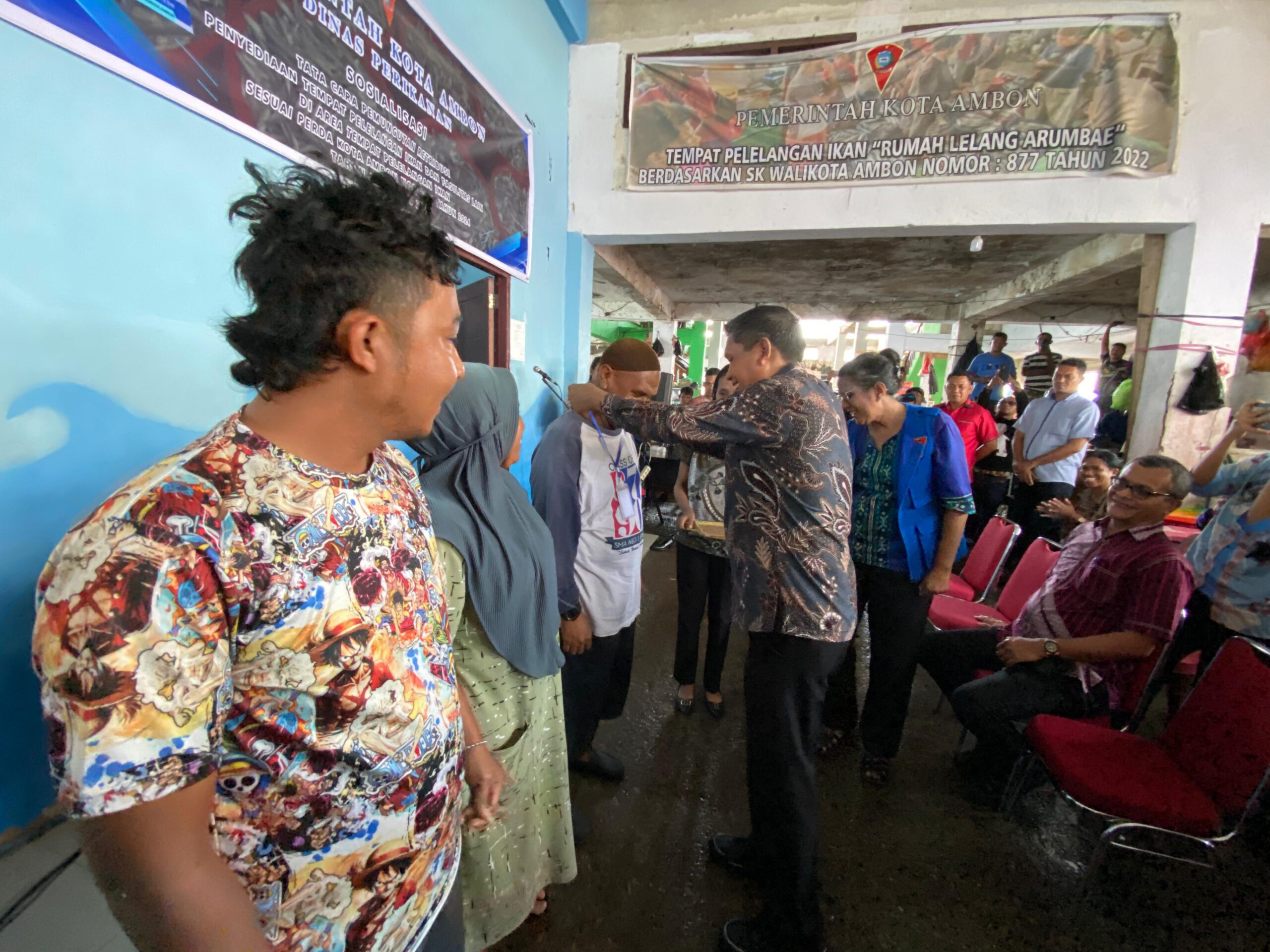 Walikota Ambon Membuka sosialisasi tata cara pemungutan retribusi penyediaan tempat pelelangan ikan (TPI) dan fasilitas lainnya 1 WhatsApp Image 2025 06 19 at 18.57.04 530baf72 scaled