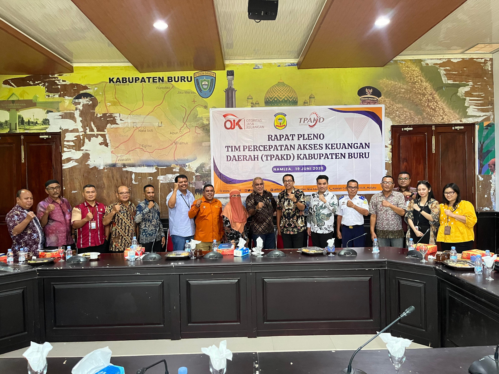 OJK MALUKU GENCARKAN PENINGKATAN AKSES KEUANGAN DI PULAU BURU 1 WhatsApp Image 2025 06 24 at 04.00.301
