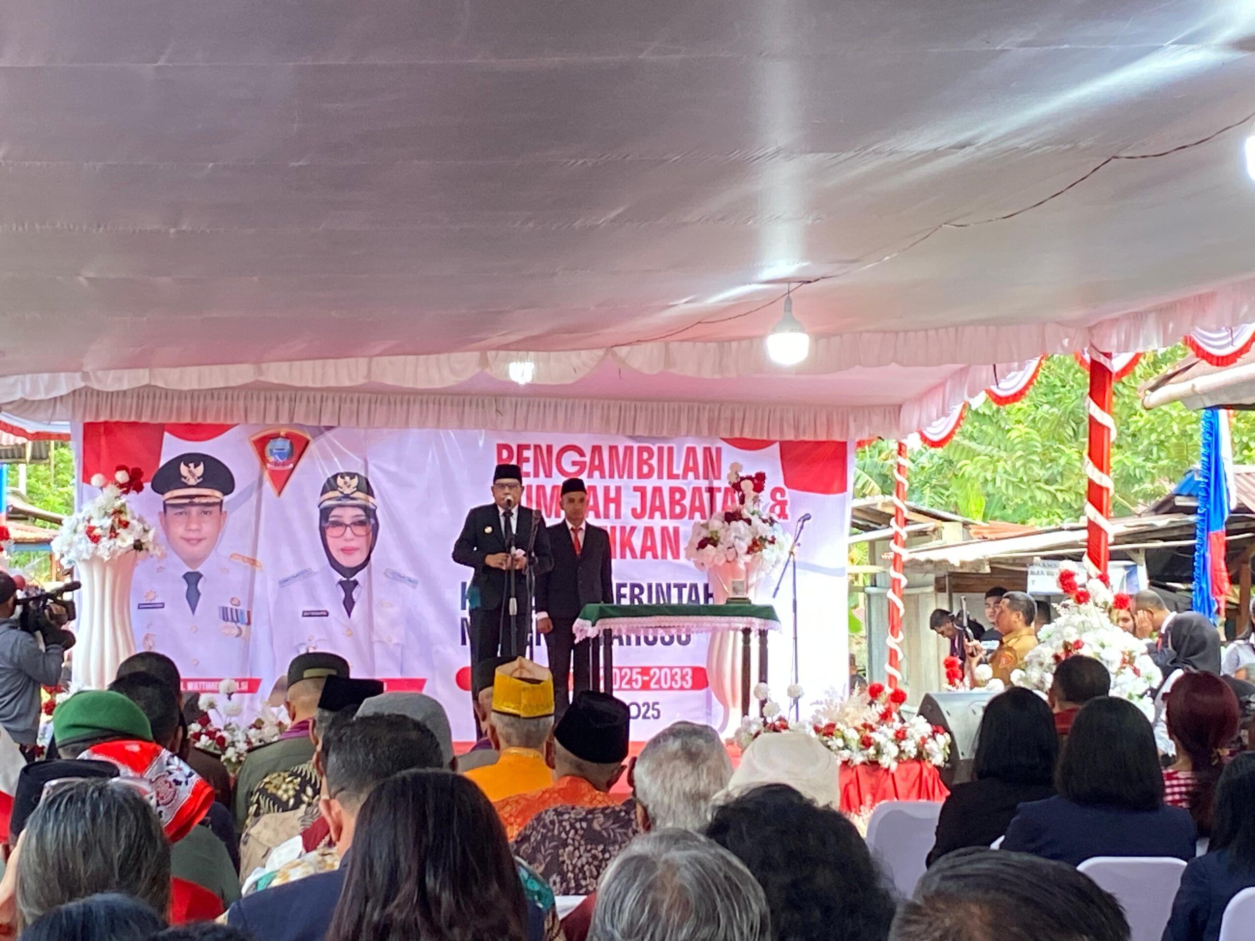 Walikota Lantik Mesak Moreits Silooy Sebagai Raja Amahusu Priode 2025-2033 1 IMG 20250729 WA0001 scaled