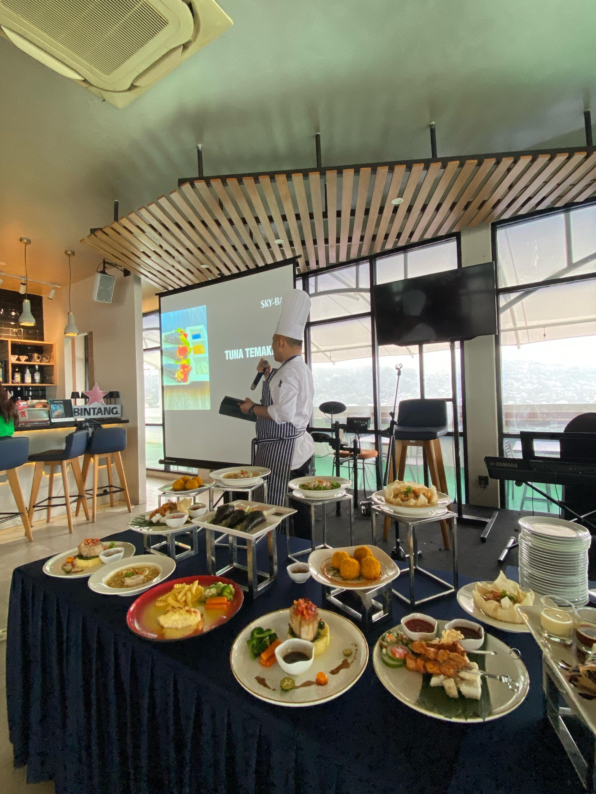 Sky-Bar Ambon Luncurkan 15 Menu Terbaru 1 IMG 20250731 WA0018 scaled