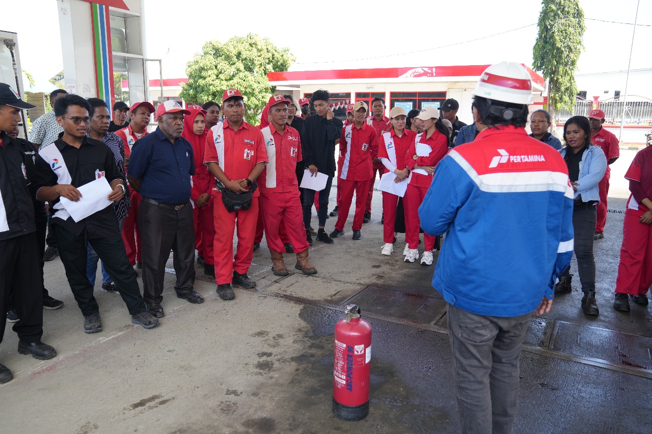 Pertamina Patra Niaga Regional Papua Maluku Perkuat Aspek Service & Safety SPBU Lewat Sosialisasi Pertamina Way 2.0 dan Training For Trainer 1 WhatsApp Image 2025 06 29 at 18.49.18