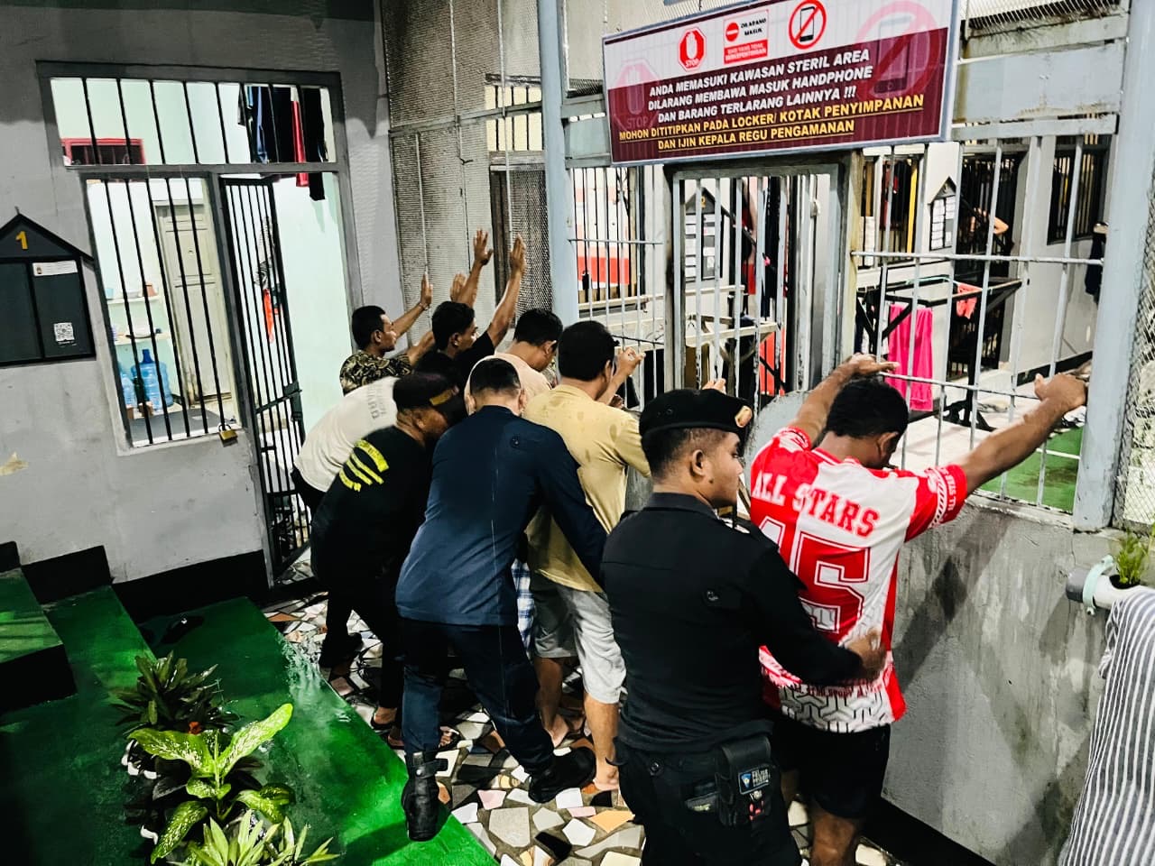 b97065ec-04df-4829-b325-24478e3245fb b97065ec 04df 4829 b325 24478e3245fb